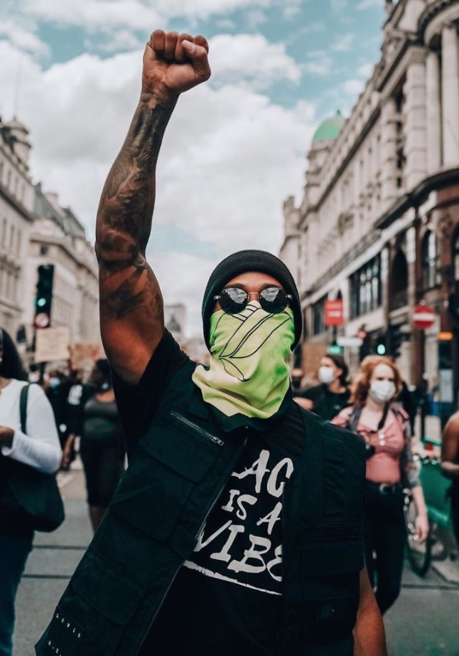 Lewis Hamilton a manifesté à Londres contre le racisme | Konbini